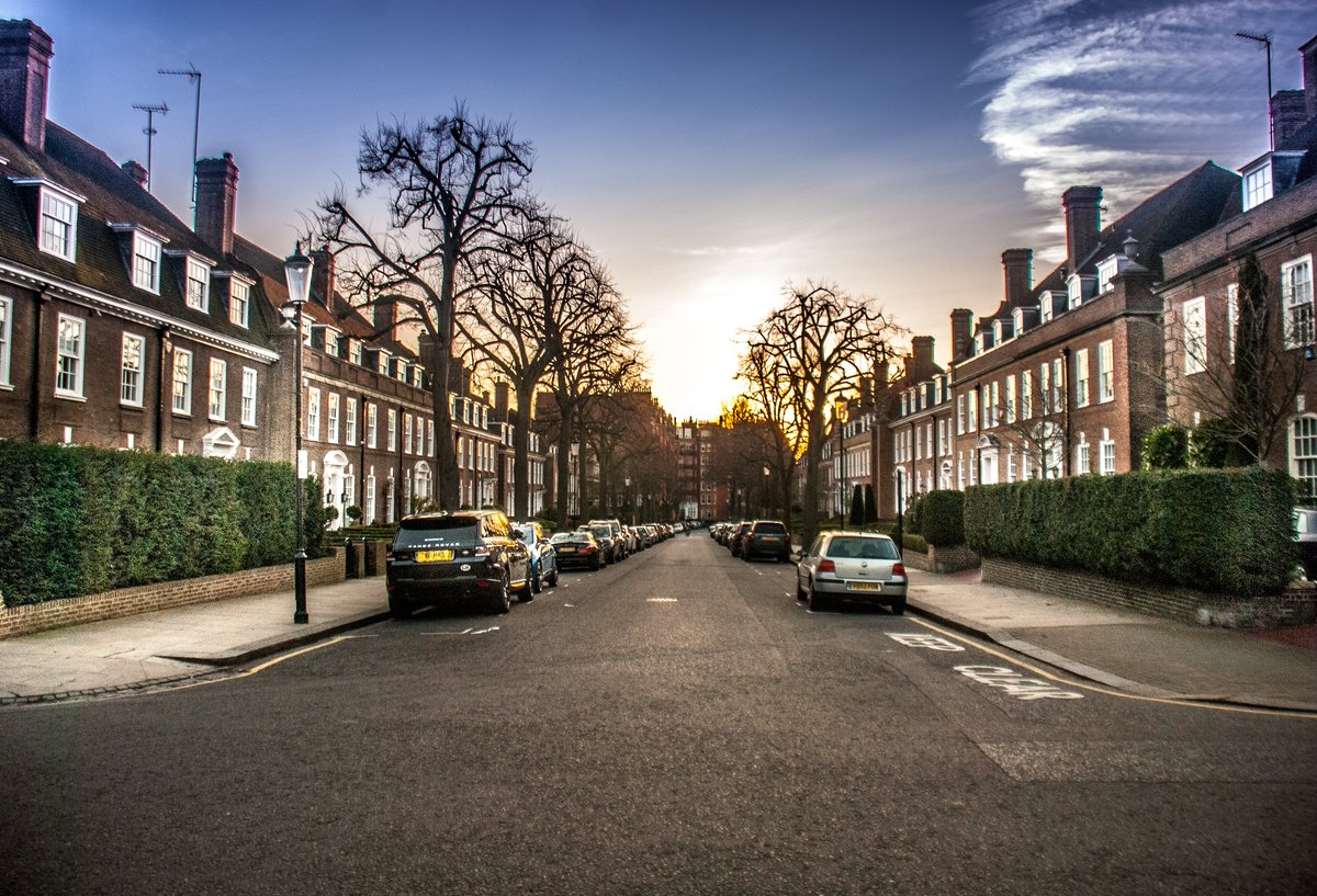 YOUhome_ldn's tweet photo. A crisp and bright winter morning in Kensington.
What's your favorite time of the year?
#winter #crispmornings #kensington #wintersun #seasons #cold #ccrispandbright #wintermornings #winterinlondon #londonproperty #suninwinter #blueskies #clouds #winterblue #primecentrallondon https://t.co/u8bmamk5b5