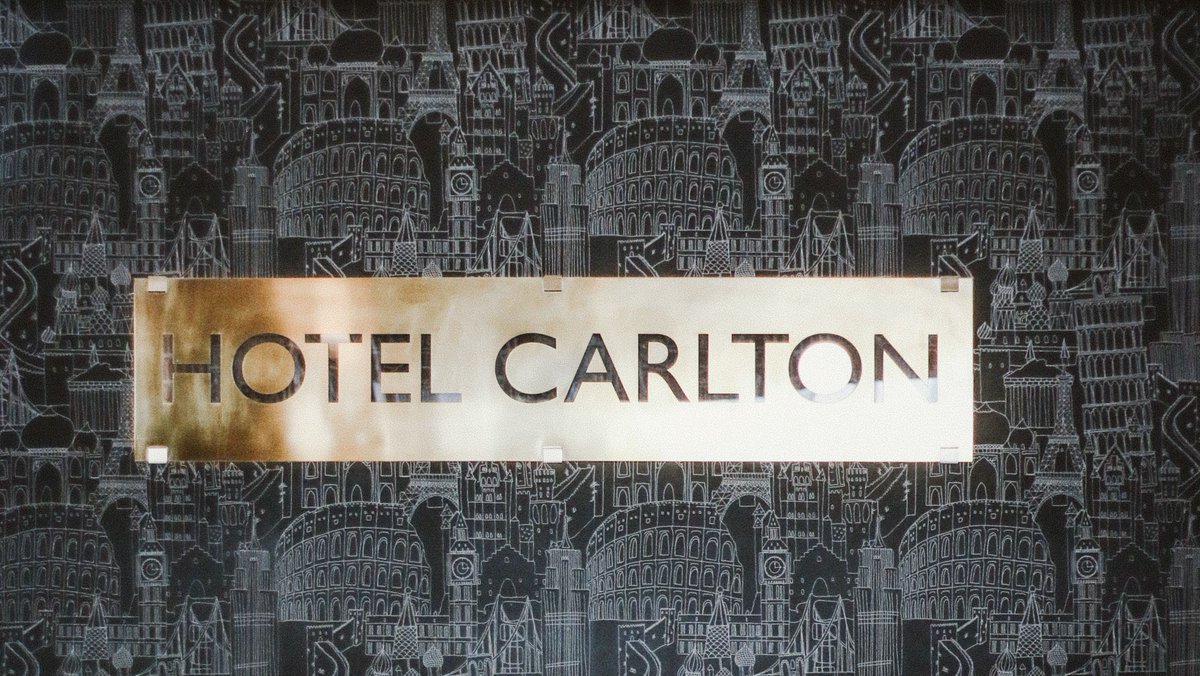 Did you know you receive a daily $5 #food &amp; beverage credit to Saha Lounge when you stay with us? Find out about more of our hotel perks here: bit.ly/37FeMUj