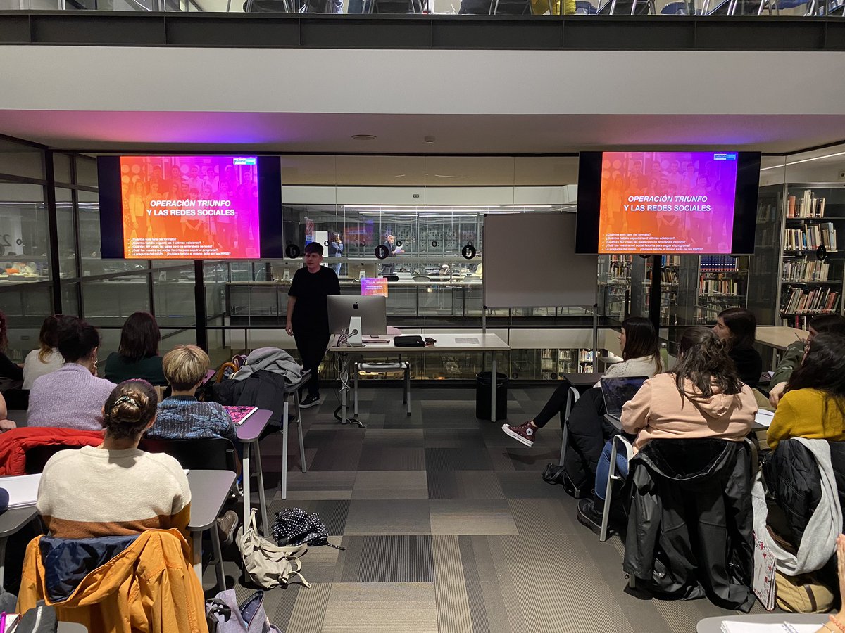 GestTraining's tweet photo. 🤳 Operación Triunfo y las Redes Sociales. ¿Cuáles fueron los primeros pasos? ¿Cómo es el día a día del equipo digital? ¿Hay más estrategia o improvisación?

🥰 @BelenaGaynor hoy en el Máster de @Gestmusic #OTDirecto20E #MasterGestmusic https://t.co/HPLasr54hA