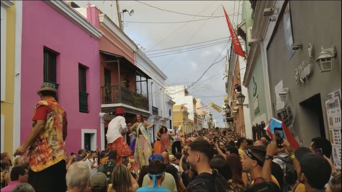jentheredone's tweet photo. Supporting local musicians, artists, restaurants and so much more for #sanse2020 in Old San Juan. #SanSebastian 
#PuertoRico 
https://t.co/YVxf4JO1J1 https://t.co/v6Svx4xJbP