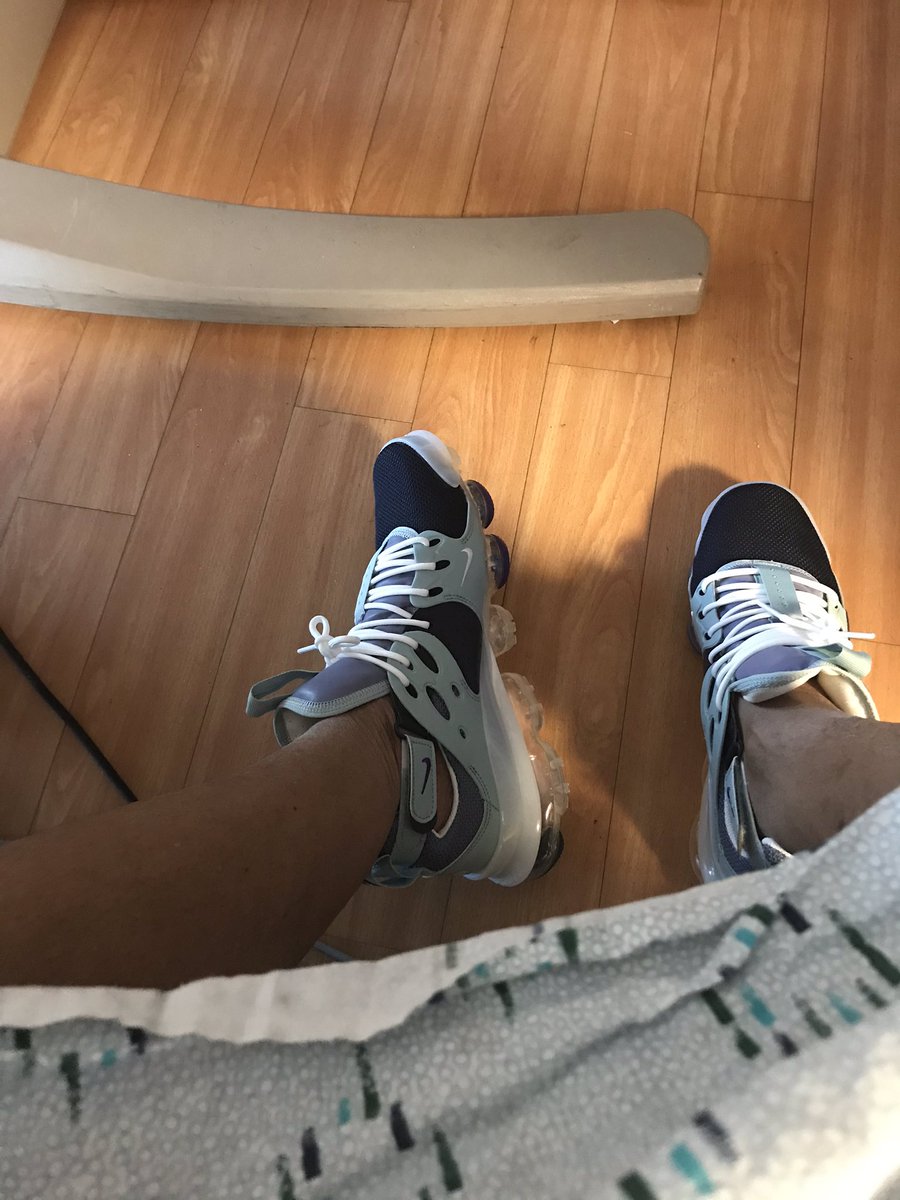 shelbrown2014's tweet photo. Hospital gowns and @nikestore @nikebasketball Vapormax! Heart transplant ready! #JustDoIt #hearttransplant #organdonors https://t.co/MWKYAUhMCv