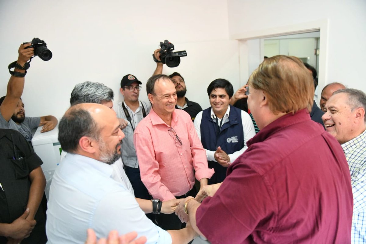 itaipuparaguay's tweet photo. Con la cooperación de ITAIPU, Alto Paraná se afianza en infraestructura hospitalaria y vial. Hoy se inauguró el renovado Hospital Regional de CDE. Además, se verificaron  las obras en el Hospital Distrital de Hernandarias y del Multiviaducto.

Leé más aquí https://t.co/HhYfDWzbed https://t.co/OGbwDHheqP