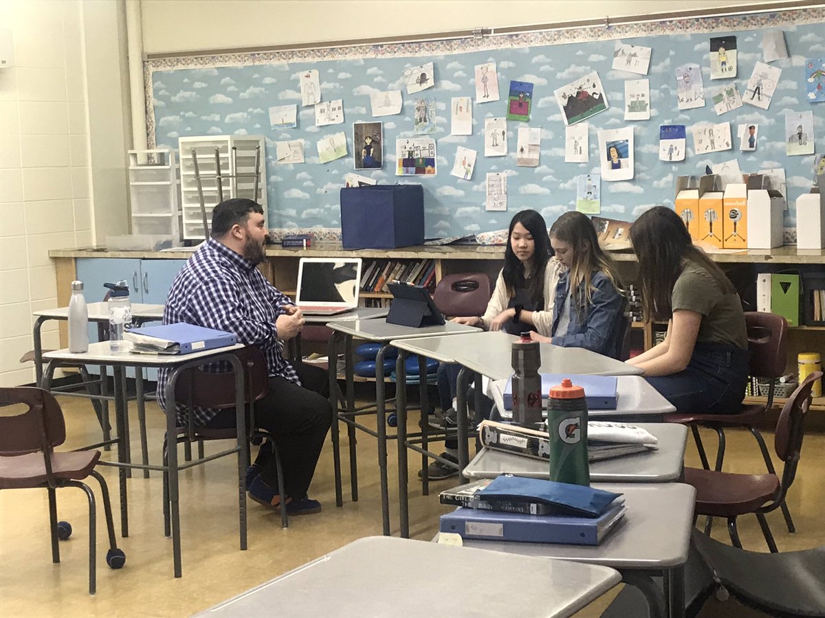 Ms_Pzoff's tweet photo. Expert podcaster Avery Cochrane from @messhallpod came in today to give us feedback on our own podcasts! Thank you, Avery!!! @connectcharter @FawcettHeather https://t.co/O58RCk0E3b