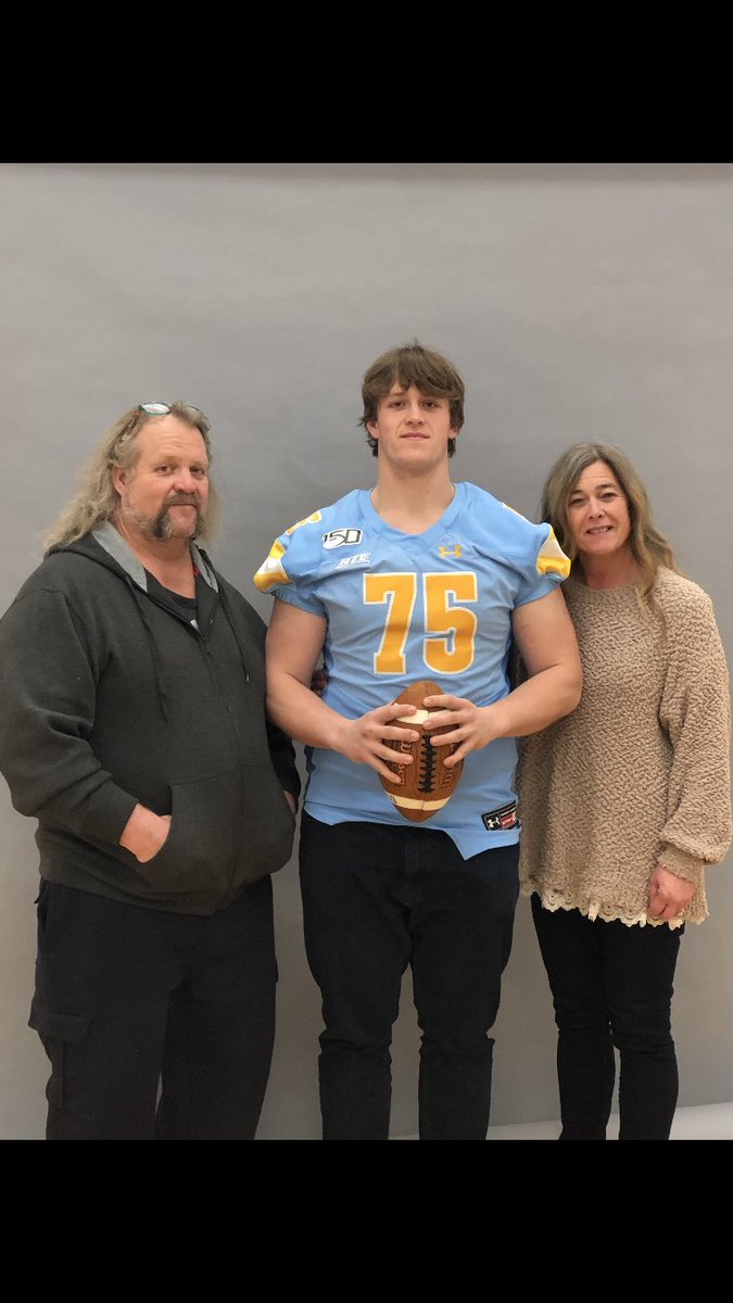 BuonoMason's tweet photo. Beyond blessed🌍🌟☄️ @FBCoachCollins @jackamato https://t.co/fPbX0PPgpQ