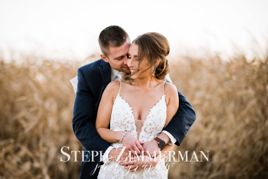 Fairview_Acres's tweet photo. Yet another gorgeous photo of Mr. and Mrs. Connolly. Even in the cold, Steph caught some fantastic photos at the Barn. https://t.co/M98R78zejC