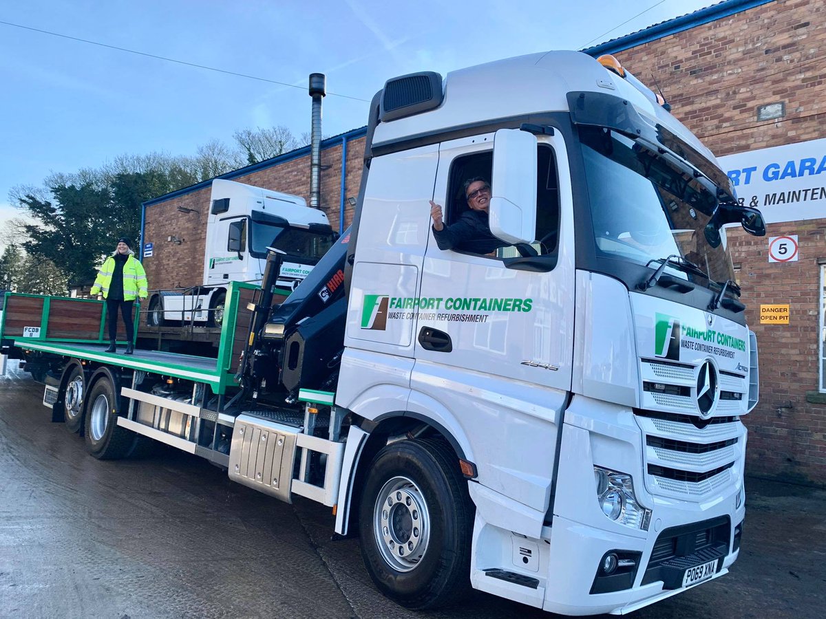 CiceleyMercedes's tweet photo. We had a great morning yesterday, handing over this beauty of truck to the team at @FairportContain! 😍 

This #MercedesBenz Actros BigSpace has a high specification &amp; will be supporting distribution needs throughout the UK. #StayTuned for the handover video #ComingSoon 😁👍 https://t.co/p6QNa4fPs8