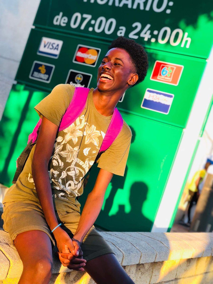 IamPeulh's tweet photo. Le soleil est brillant ...🌞✨
#sundayvibes #light #soleil #brighteyes2020 #BrightToday https://t.co/cpFGF0EgvC