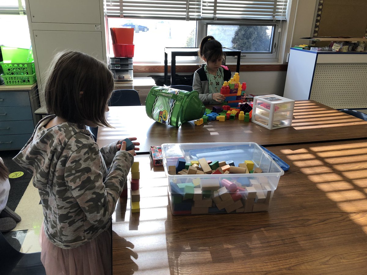 Harris_FWCS's tweet photo. It’s Legos and building for green slip recess today! @Harris_FWCS https://t.co/KxpQc879W9