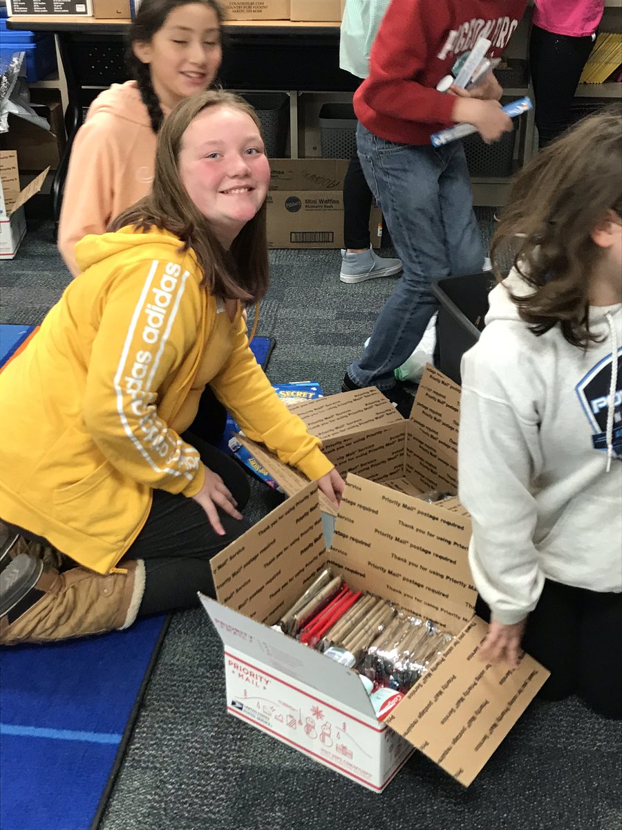 As part of our MLK Day of Service, our #AddamsLearners took all of the generous donations and packed 16 care packages for our active military! Way to show your support for our troops!
@Jyouanes_ADDAMS 
<a href="/MrsSmithRoom126/">Mrs.Smith</a> 
<a href="/mitchelld60/">Donna Mitchell</a>