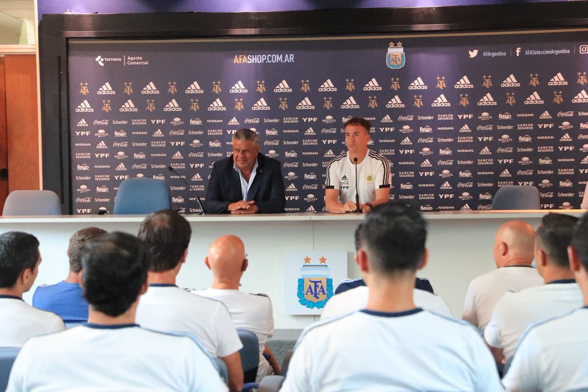 En el día de hoy comenzamos las jornadas de trabajo con los Árbitros FIFA, nos acompañó el Presidente de AFA <a href="/tapiachiqui/">Chiqui Tapia</a> y luego participamos todos juntos de la llegada de los simuladores para empezar a capacitarnos para el desembarco del VAR en Argentina.