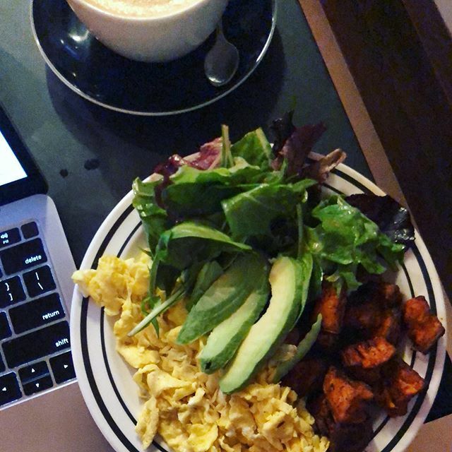 Working meal or meal that works? Egg platter + #latte + #laptop @irvingfarm #uws. #eggcellent #coffee #coffeeshop #werkwerkwerk #iliveincoffeeshops #workinggirl #finalcountdown #host2020 #allin #uws #nyc #irvingfarm ift.tt/2RCUPqD