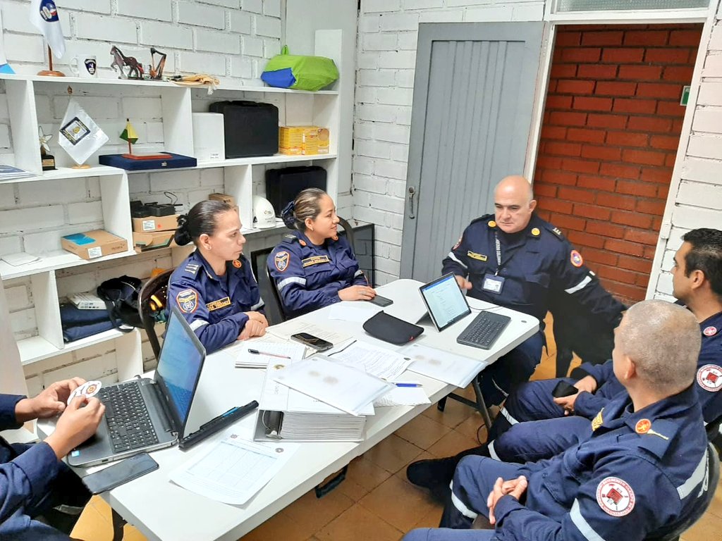 BrosVChinchina's tweet photo. Hoy personal administrativo del Equipo #USAR Búsqueda y Rescate Urbano #COL14 de @BrosVChinchina realizó asesoría técnica en C-POE a unidades del USAR @bomberospopayan con miras a acreditar su equipo en el Programa de Acreditación Nacional de @UNGRD @jeriesgocaldas @DNBomberosCol https://t.co/ia5b5AdPtz