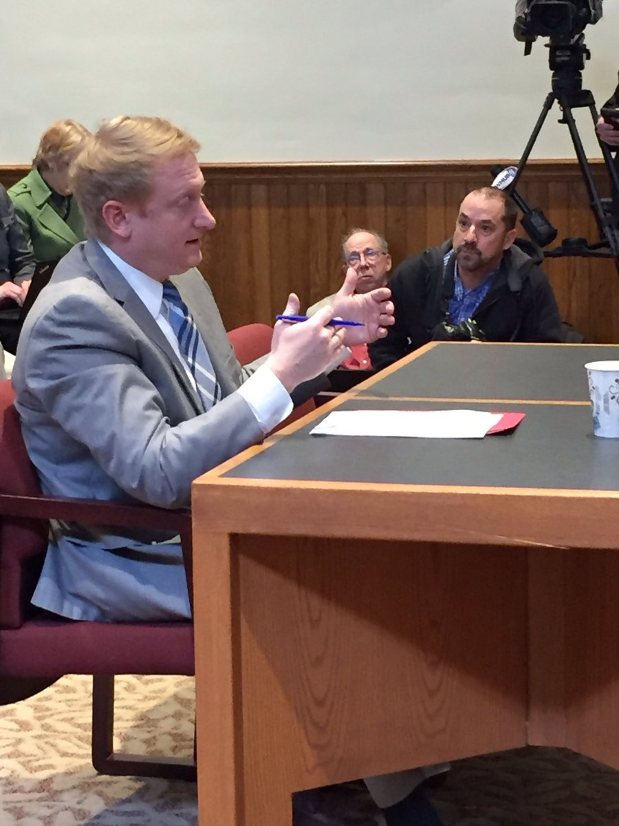 toddbookman's tweet photo. Both @DanFeltesNH and @GovChrisSununu testifying in support of Canadian Rx drug import plan #NHPolitics https://t.co/v3lQRLNFUV