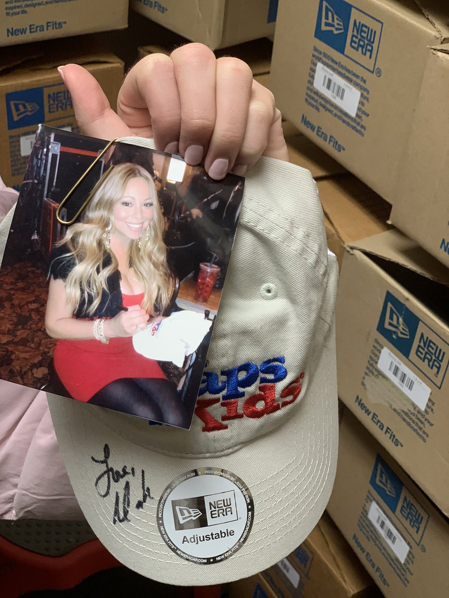 CapsForKids's tweet image. Christmas may be over, but we’ll take a Mariah signed cap all year round! @MariahCarey #CapsForKids #Mariah #Smile #ForTheKids #FightWithPositivity ❤️