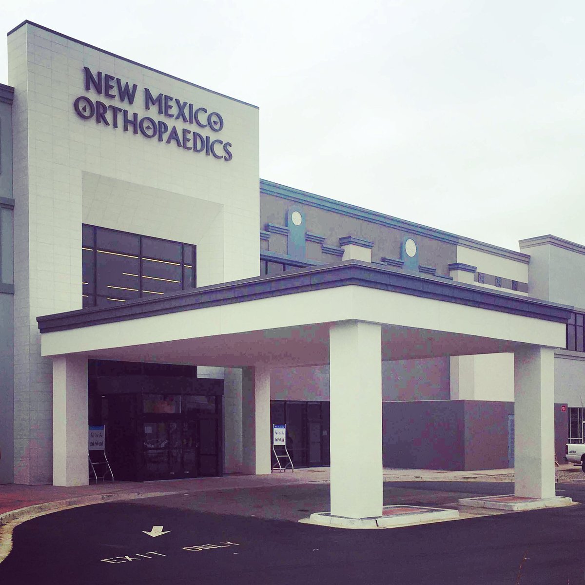 WinrockTownCntr's tweet photo. @NMOrtho doors opened yesterday! Come check out the new space 👍

#ABQ #NewMexico #Uptown #Doctor #Health #Healthcare #orthopedics #Albuquerque #NMtrue #GrandOpening #WinrockExperience #Winrock https://t.co/Wwauahkl7r