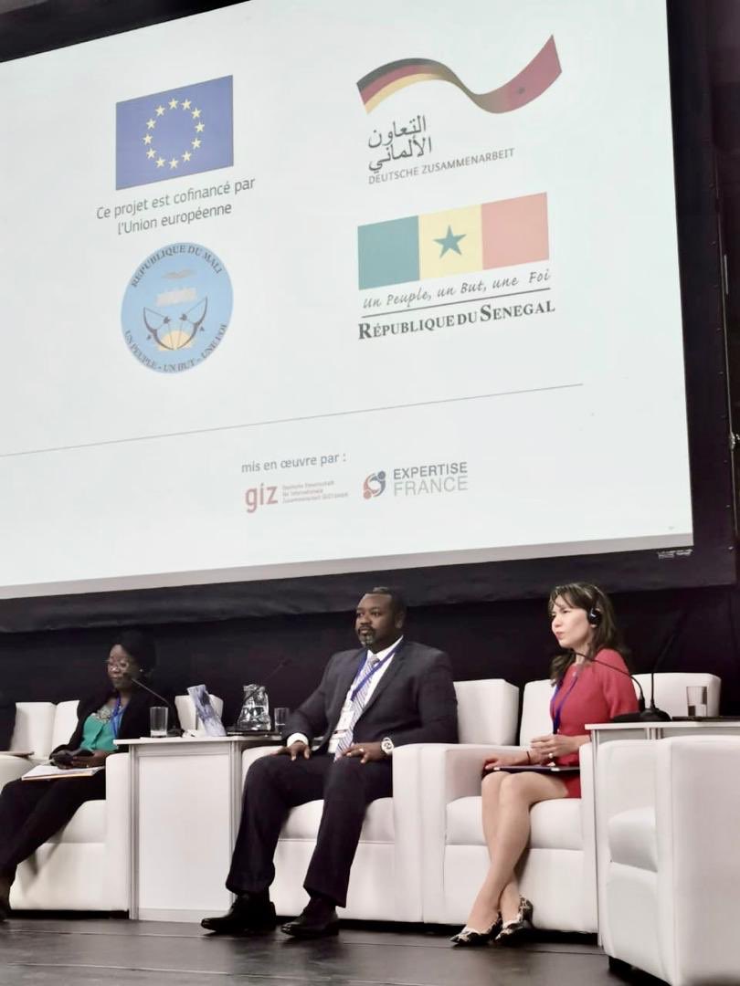 afgaye's tweet photo. Participation au Side Event organisé en marge du « Global Forum on Migration and Development » (GFMD), prévu du 20 au 24 janvier 2020 à Quito en Equateur

Communication sur le thème :
« Mobilisation de la diaspora pour le développement économique local » https://t.co/p6QGaaT0VX