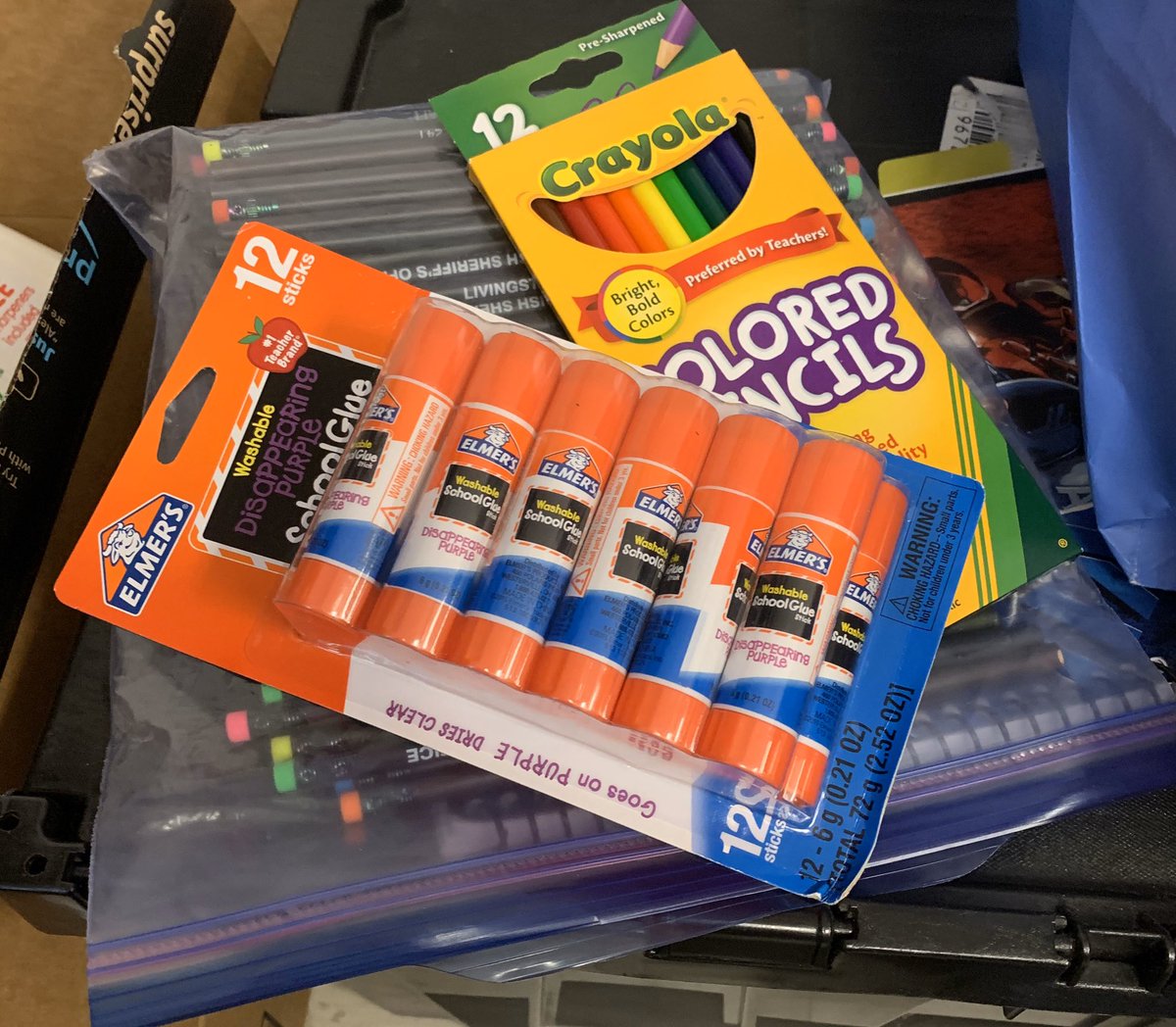 Khyde3428's tweet photo. Greatest parents EVER!! Sent out a teacher SOS for supplies and got all this from my AMAZING SJH PARENTS! @GoBucsSJHS #southsideALLin #HydeAndTeach #MOMFIA #MyParentsAreTheGREATEST #LetTheLearningContinue #WeHavePENCILS #6thgradeinprogress https://t.co/Uoi3JdsZBf