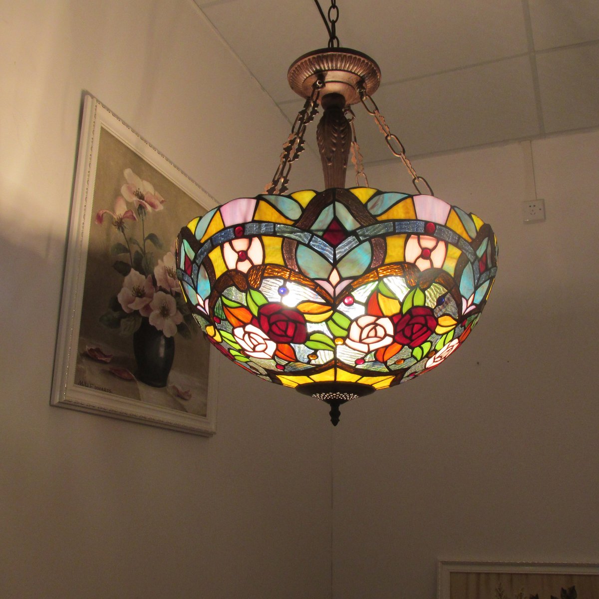 ChloeLighting's tweet photo. Ready to light up your dining room with gorgeous colors? These inverted Tiffany-style pendants with fit beautifully in your home. CHLOE Lighting takes pride in the fact that each of our Tiffany items are made with stained, art glass and hand crafted, making each piece unique! https://t.co/dDDhSBeZmz