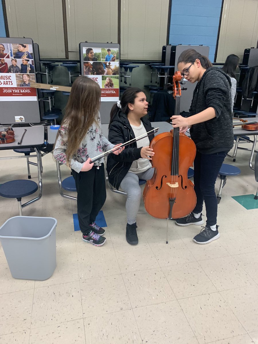 Ms_Tougas's tweet photo. Future musicians in the making!! #teamcurtis @CurtisES_AP @CurtisPrincipal @ccpsPerform https://t.co/85MtfiIdyB
