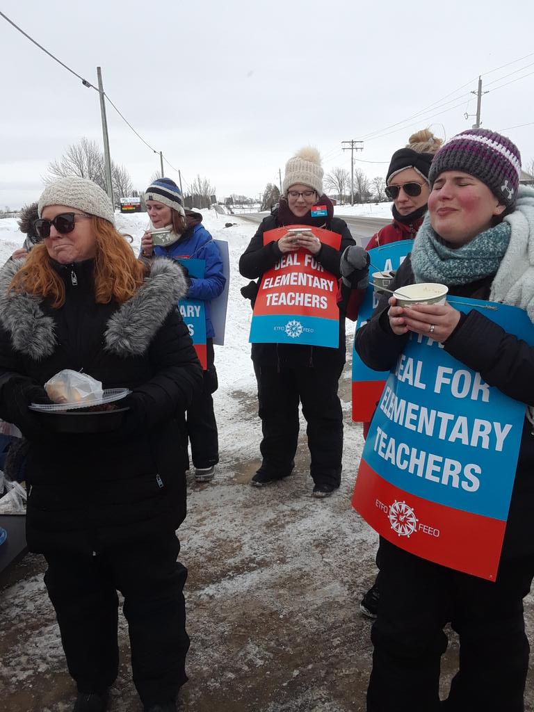 kellieteach132's tweet photo. Dr. George Hall staff standing up for public ed along with our CUPE friends #Solidarity #TLETL #Istrikebecause #ETFOstrong #ETFOstrike https://t.co/2q2ighaVpg