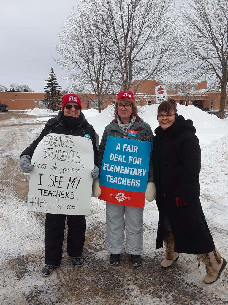 kellieteach132's tweet photo. Dr. George Hall staff standing up for public ed along with our CUPE friends #Solidarity #TLETL #Istrikebecause #ETFOstrong #ETFOstrike https://t.co/2q2ighaVpg