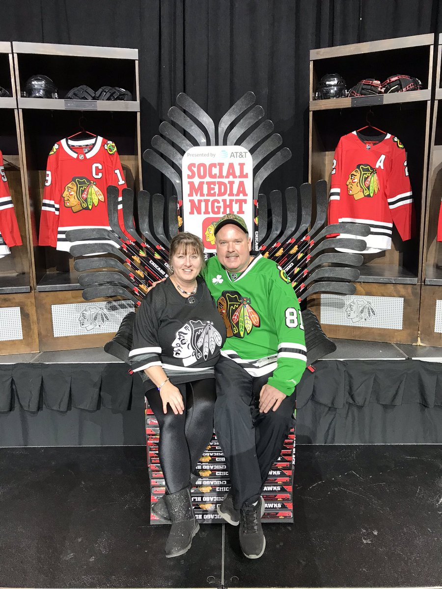 toddrayk's tweet photo. Just getting started  #HawksSocialNight
@ATT https://t.co/0KbjD6kauN