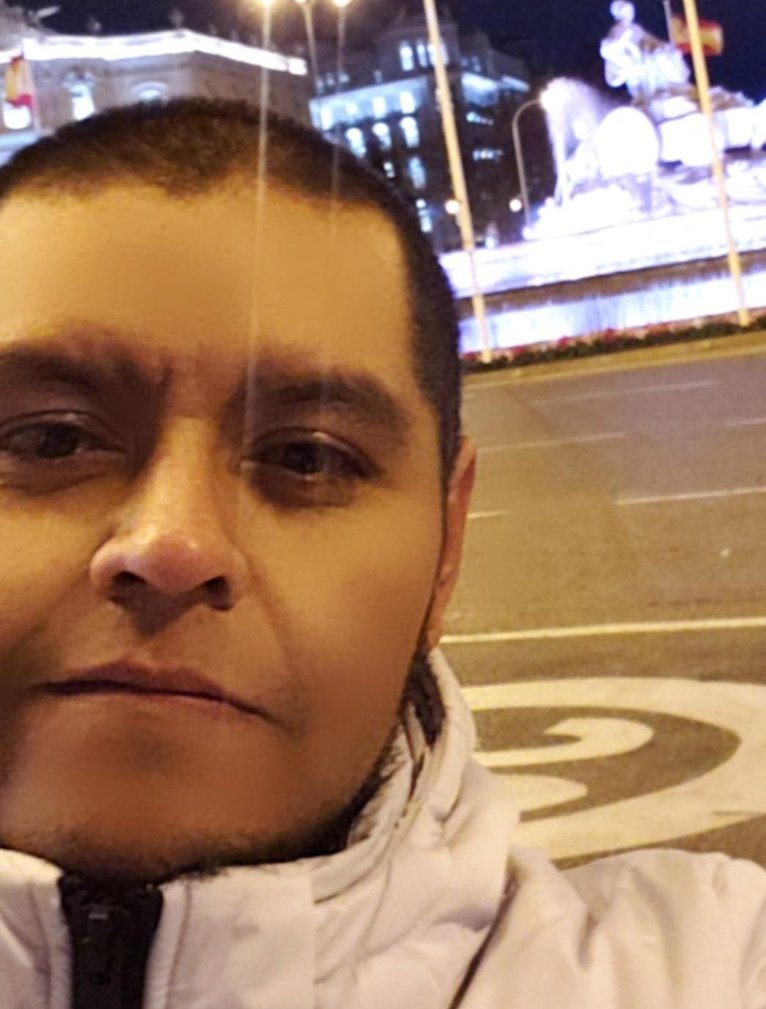 LOVREGA's tweet photo. Dice @tumbaburross que no tiene problemas con su fealdad, pero la cantidad de filtros que utilizó en esta foto nos dice lo contrario.

Yo no lo juzgo por su físico, le critico su miseria moral, sus inconsistencias, sus acciones y la maldad con que se conduce. https://t.co/bJvohqnYtv