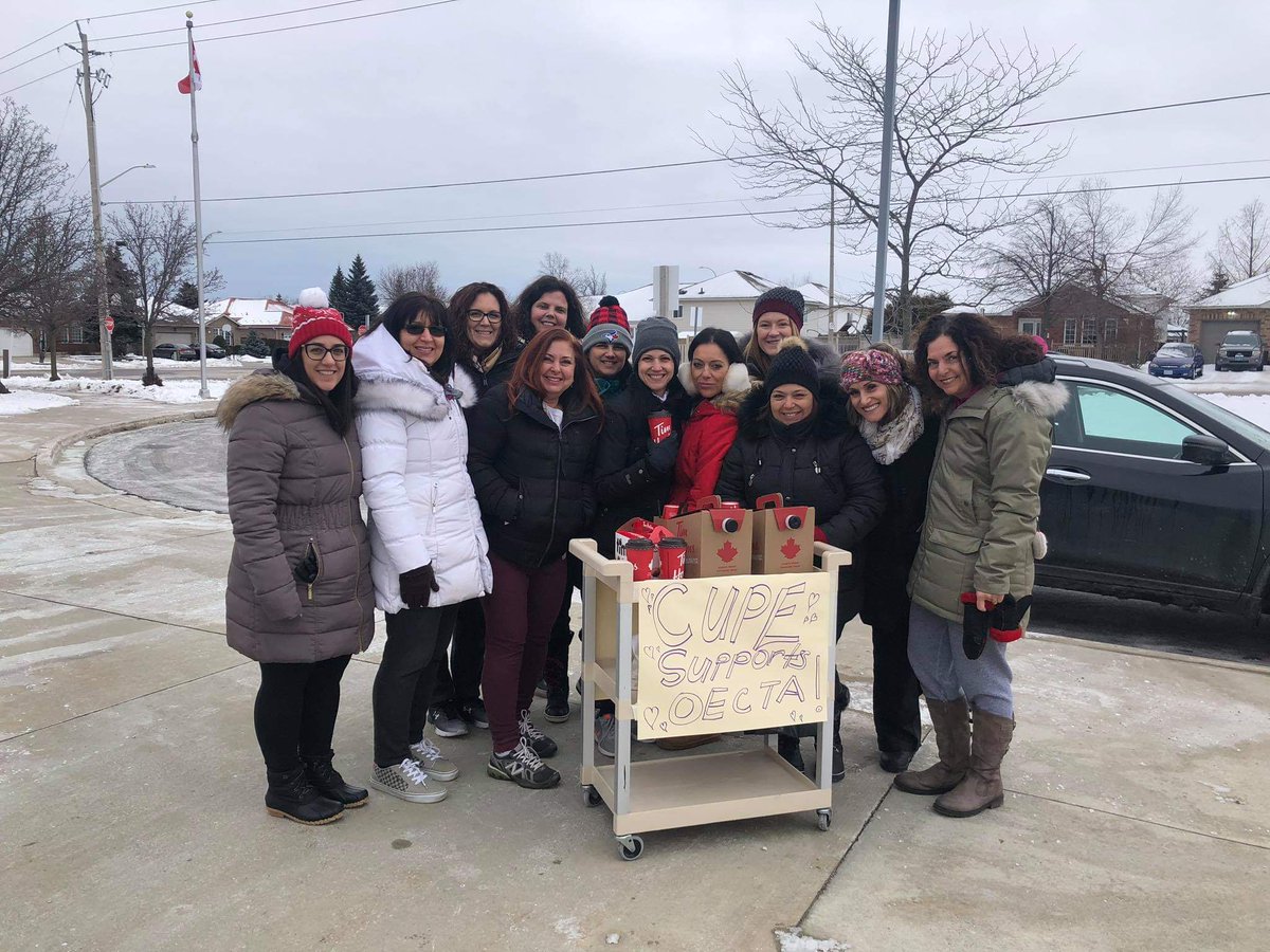 CUPE3396's tweet photo. ...And the pics keep coming...
@CUPE3396 members at St. Mark are proud to support @oectahw
Fabulous show of SOLIDARITY! https://t.co/L59ekjymMT