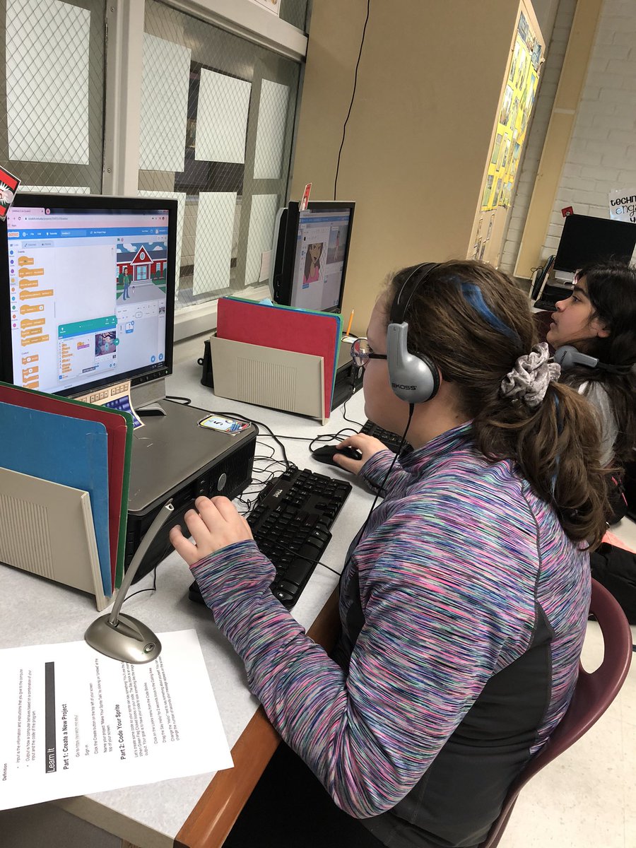 The@GirlsWhoCode Club at Gardiner Manor continue to learn new concepts every time they meet. #ifwhenstatements