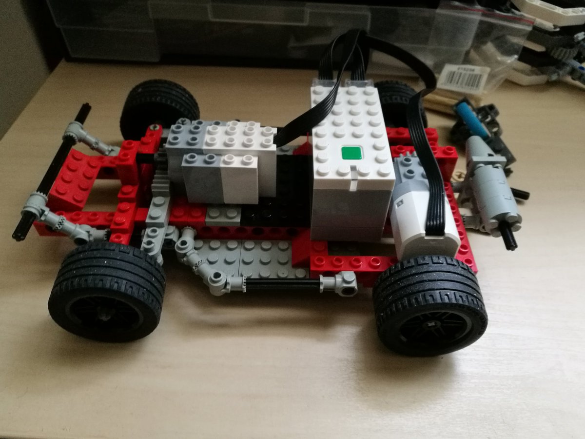 sebiepicworks's tweet photo. go cart (8842) chassis with smart hub and 2 motors..:) #lego #legotechnic #legopoweredup https://t.co/v7QsdGCgC8