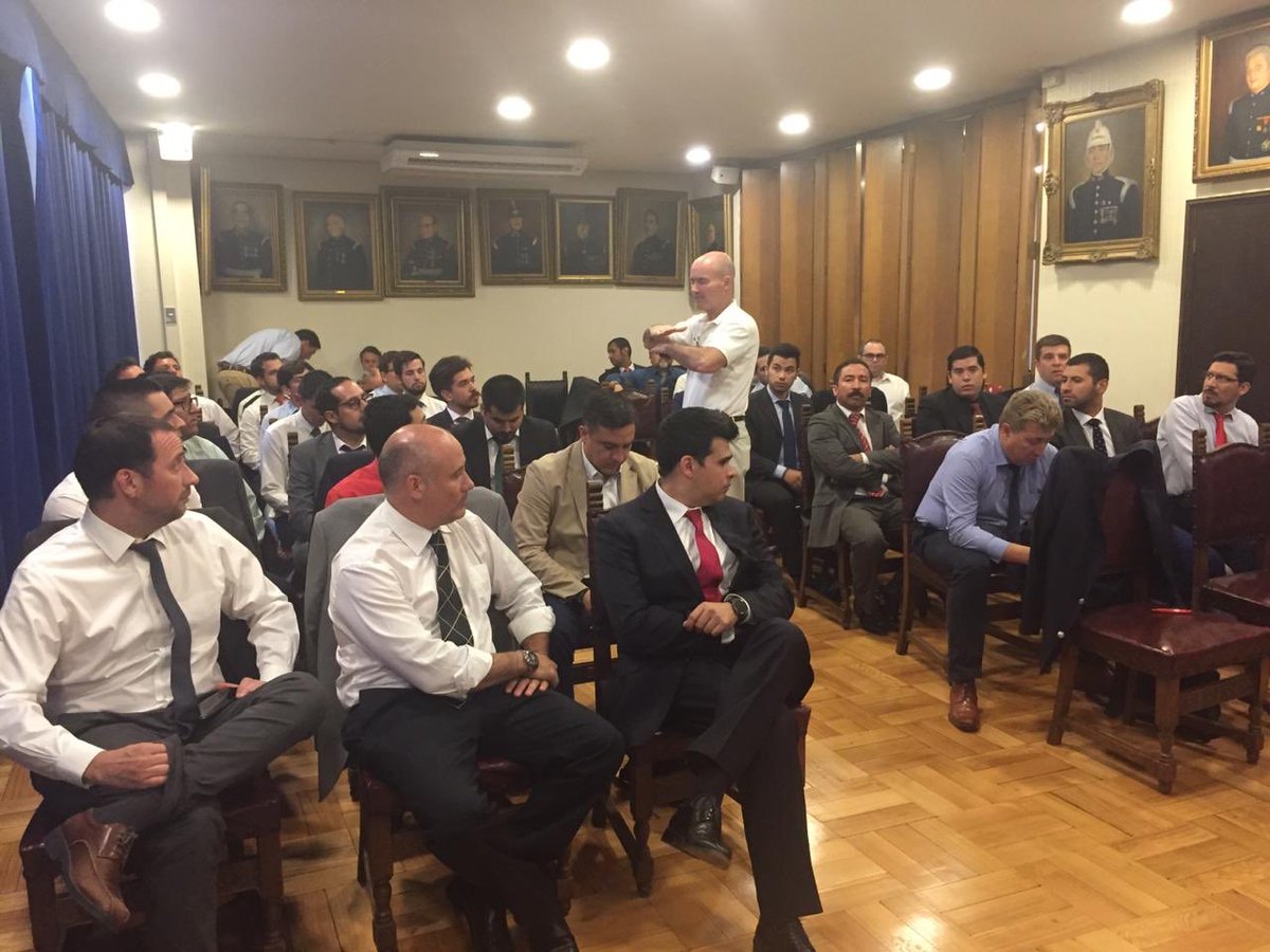 El <a href="/comandantecbs/">Comandantecbs</a> inauguró en cuartel <a href="/sexta_santiago/">Sexta CBS-Fundadora</a> el curso “Truck &amp; Ladder Co.Ops (Operaciones de Escalas), dictado por Daniel Sheridan, Battalion Chief <a href="/FDNY/">FDNY</a>, impartido a 42 alumnos gracias a los proyectos concursables del CBS. <a href="/mutualaidft/">m</a>