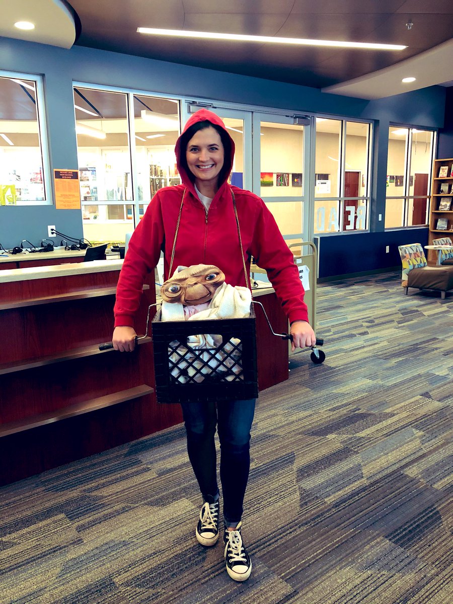 beckiejjackson's tweet photo. E.T. PHONE HOME @MooseLakeSchool #SnowDays2020 https://t.co/h9fdUtTWT7