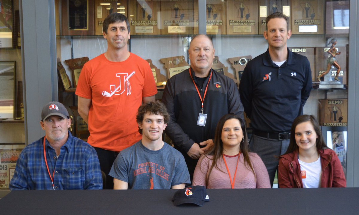 Jackson dual-sport athlete Seth Waters officially signed with Mineral Area College last week to continue his golf career.

Read the full story, here: thecash-book.com/Story.aspx?Sto…