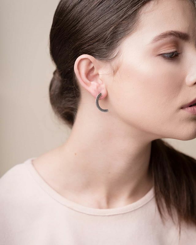 Fawn_And_Rose's tweet photo. s a l e | A samples &amp; seconds sale will be starting at 8pm tonight over on stories. 
A lot of the pieces are one-offs, so once they're gone they're gone!

A selection of samples, seconds, and end of line pieces at up to 50% off.

First come first ser… https://t.co/yrNqhYVWde https://t.co/ib63loiL4y