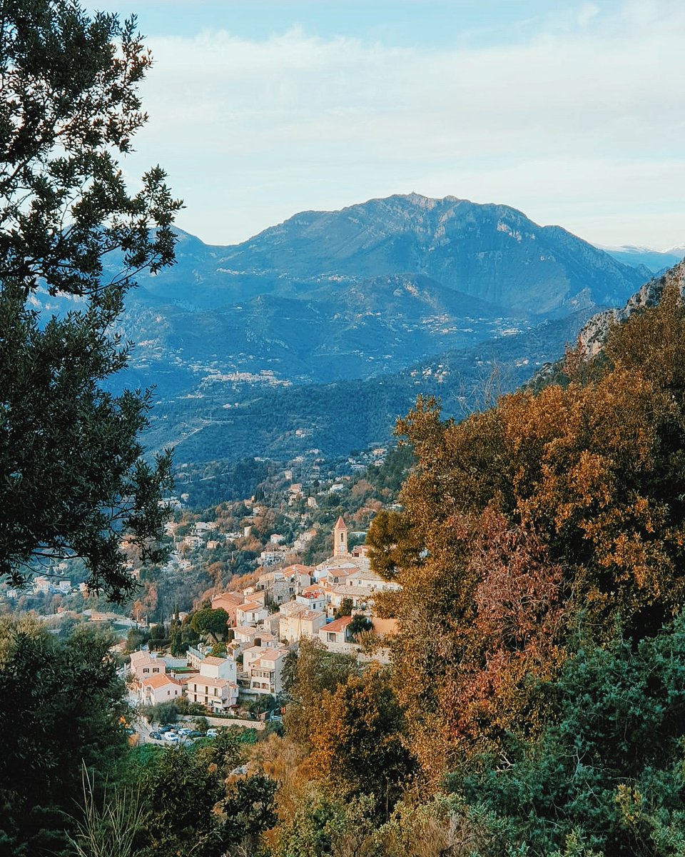 AimonsAspremont's tweet photo. Vue sur Aspremont 💙#CotedAzurFrance #Aspremont #photography https://t.co/m2Gvb52R4u