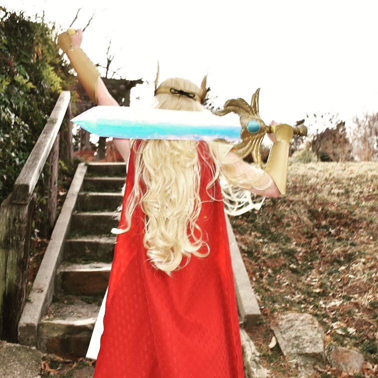 ok_cosplay's tweet image. Happy belated birthday to Adora and @MissElizaCreate 
January 19th is an awesome day! 

Wig: @ArdaWigs Luthien Silky in Honey

Sword by @AssortedNoise 

Crown/bracers by Crying Eye Leather
#sheracosplay #dreamworksshera #ardashare #ardawigs #oklahomacosplayers #cosplay