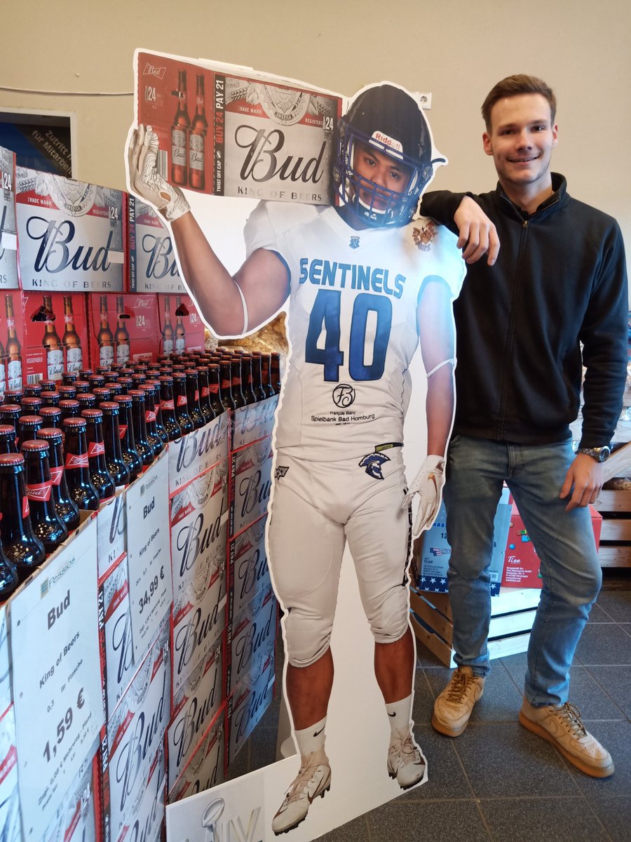 Sebasti48529536's tweet photo. Bud Beer, King of the Beers🍺
Extra für Sie, zum Superbowl aus den Staaten importiert!🇱🇷🇩🇪
Genießen sie ein eisgekühles Bud Beer 🍻 und dem perfekten Football Abend steht nichts im Weg 😋
Kick-Off des Superbowls: 2 Februar um 00:30 Uhr auf dem Sender mit der roten sieben. 📺 https://t.co/ODkZ3OrA1G