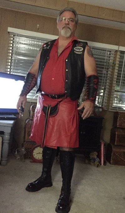 That's my Sir @MstrKyros looking so sexy on his 50th birthday. https://t.co/BzqZTlqP5D<a class="tags" href="/tag/mstrkyros">@mstrkyros</a><a href="/tag/humpdaytreat"class="tags"><span>#humpdaytreat</span></a>
