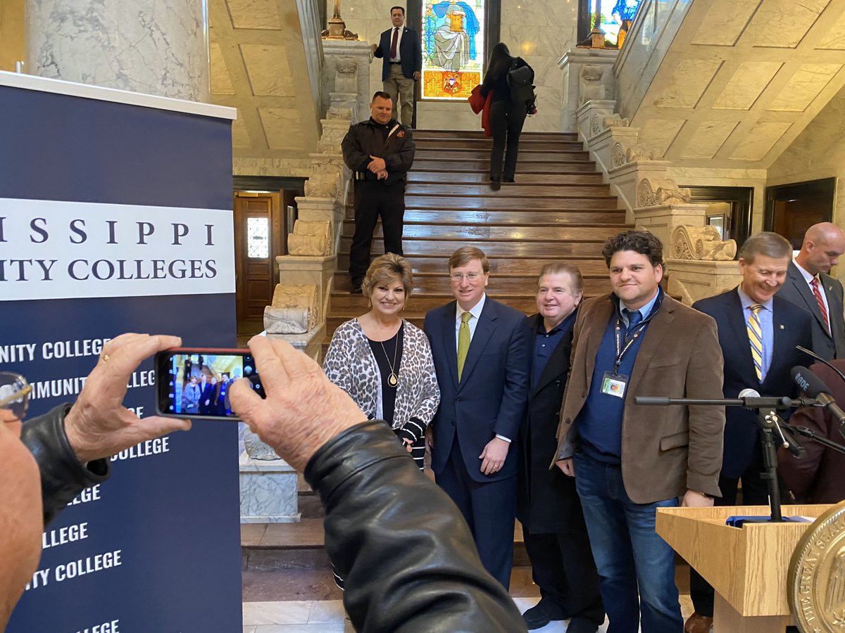 tatereeves's tweet photo. Great to join our community college presidents today at the Capitol! Every Mississippian deserves the chance to work an honest job for good pay. Investing in our workforce equips them with the skills to take on any job. Together, we can prepare our workers to thrive here at home. https://t.co/siwRIfL15O