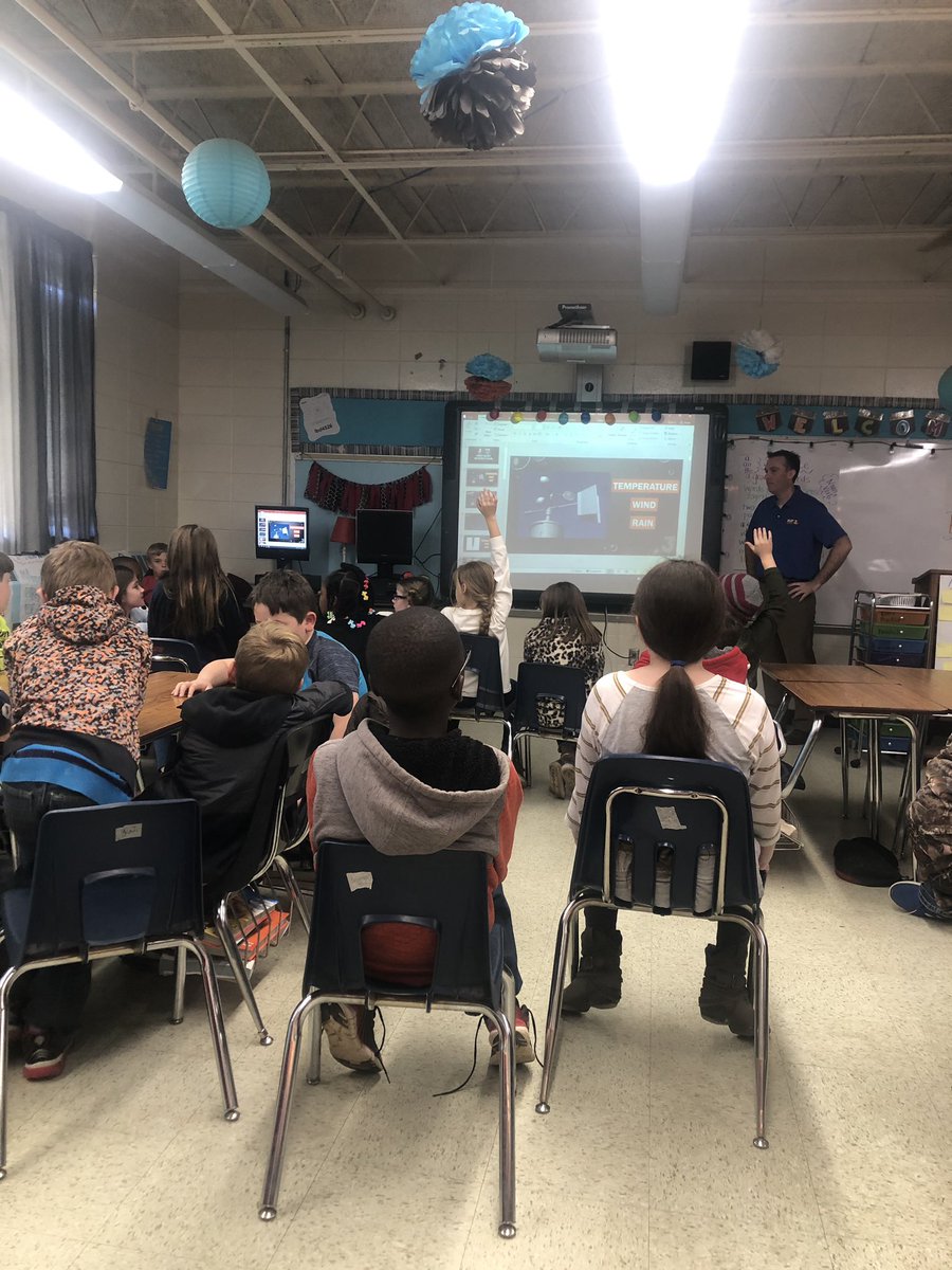 PeeblesCandice's tweet photo. Enjoyed our visit from @MichaelHaynes! Thanks for our weather lesson today! @WLBT  @SebastopolElem1 @SESTeacherNotes @Jessmooney04 @HeatherBounds2 https://t.co/fDrurig5o1