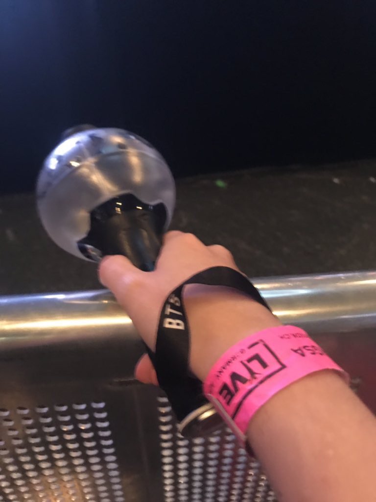 missingyouknj's tweet photo. Please let me be lucky again 2020 

#BTSTOUR2020 https://t.co/X2XYQ0pDja