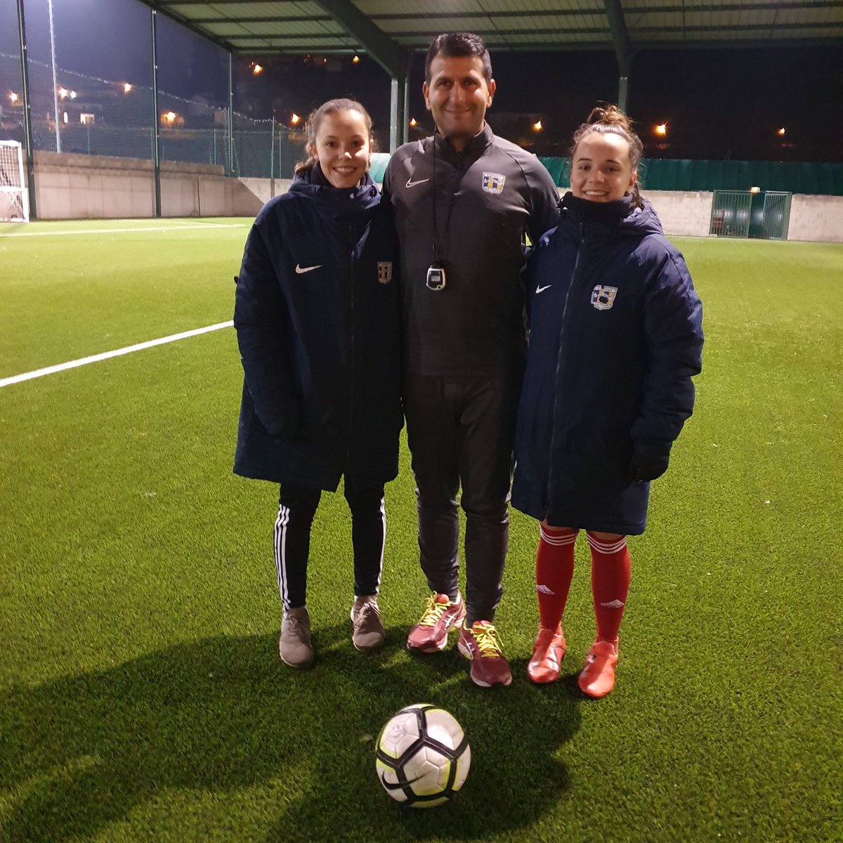 letratlatoursp's tweet photo. ⚽️ [SENIORS FÉMININES]⚽️ Deux nouvelles recrues pour les féminines séniors ! 

Ahmed #Benzeghadi membre du staff présente Chloé #Moulian et Maéva #Chatain (20 ans) en provenance de l'@ASSEofficiel.

Bienvenue à vous Chloé et Maéva !

#JauneEtBleu💛💙 #LETS⚽️ https://t.co/Vc2aUF6oW9