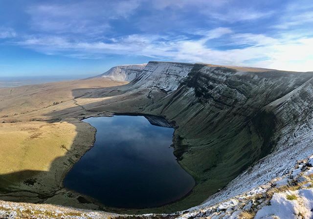 Beautiful #breconbeacons #fanbrecheiniog #blackmountain #wales #visitwales #wales❤️ #thisiswales #walesphotography #discoverwales ift.tt/2RwEdAE
