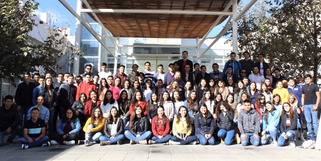 doctormosqueda's tweet photo. Hoy ingresa a la Facultad de Medicina de León un nuevo grupo de futuros médicos 👏🏻👏🏻👏🏻
#SoyUG
#TodosSomosUG https://t.co/HoHQu0bhdD