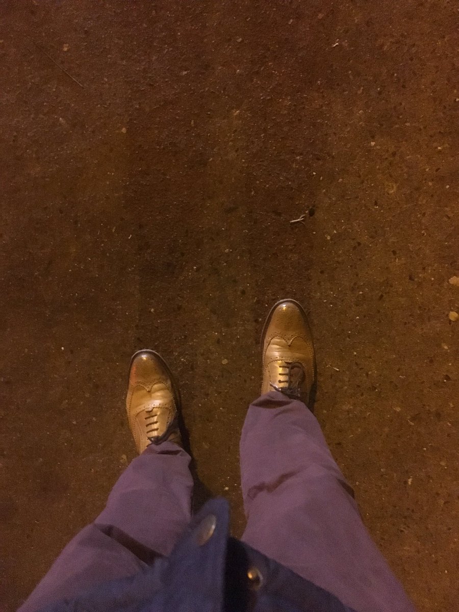 GMulhall1's tweet photo. Day 021 of #100daysofwalking aka #BeatTheBus & walk home game! The ๐ LOST tonight! Note to self - BRING trainers to work as walking in shoes ainโt comfy! So a wine trouser and brown shoe pic for @ciarakellydoc ๐ฎ Music courtesy of My #1 @MariahCarey #JoinUs @NewstalkFM https://t.co/eDVS7MG9WW