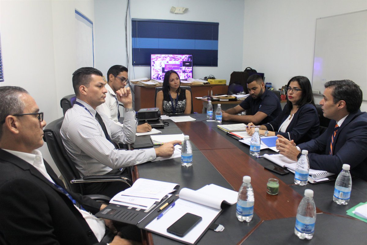 Así como colocar en los mismos si se trata de un restaurante o franquicia para los efectos de otorgar el descuento a los jubilados, pensionados y personas de la tercera edad al que hace referencia la Ley 6 de junio de 1987.
#UnidosLoHacemos🇵🇦