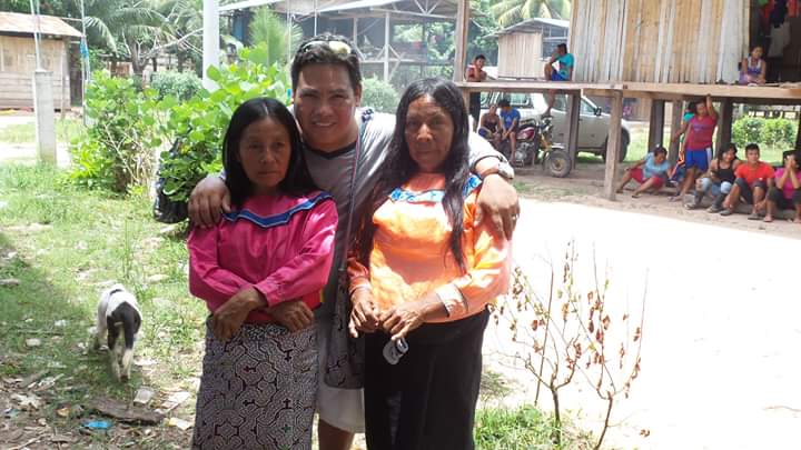 DimasPeru's tweet photo. Los pueblos originarios #Shipibos del Perú, deben ser la "marca Perú" y embajadores de la artesanía únicas en el mundo. Sobre todo por ser los guardianes más efectivos de los bosques amazónicos.
#ShipibosenMiCorazón https://t.co/GnA1or9e9s