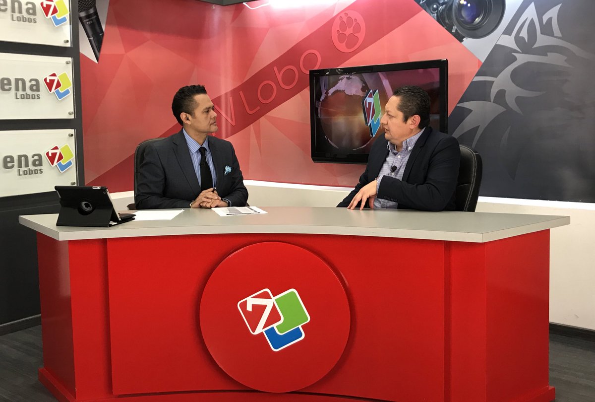 londreshunter's tweet photo. Me encuentro platicando con @dionelsena en #TvLobos, acerca de la #Ciclovía de la calle Laureano Roncal.
Participa !! https://t.co/tMC61V5dPa