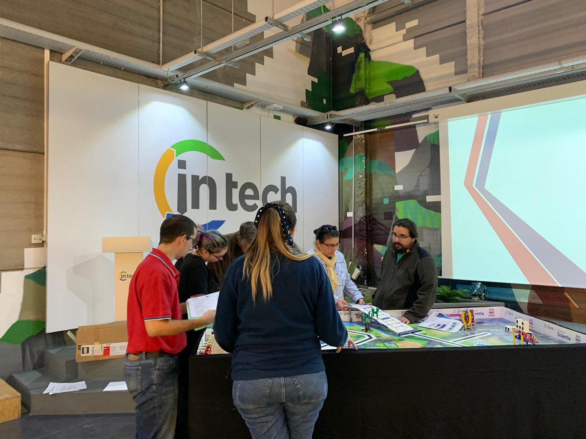 FLLCanarias's tweet photo. Seguimos a tope preparando el encuentro regional #FLLCanarias2020 en la @ULL
Hoy hemos tenido el segundo encuentro de formación de entrenadores y árbitros...🚀
Y seguimos buscando voluntarios, ¿te animas? 
👉 https://t.co/MkwltmALRZ
¡Hasta el 12 de febrero está abierto el plazo! https://t.co/THcIYJuP6q