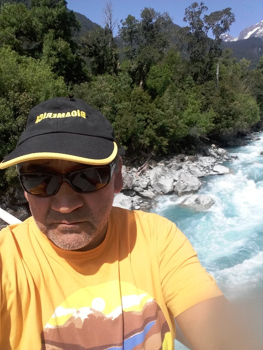 AvilaAmdres's tweet photo. @CecySil54961017 lindo paisajes del sur de Chile, grandes montes y lagos https://t.co/U3mW52siHg